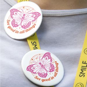 See Good in All Things Mottolu 44MM İğneli Rozet