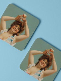 Neşeli Kadın Retro Tasarımlı 4lü Kare Bardak Altlığı Neşeli Kadın Retro Tasarımlı 4lü Kare Bardak Altlığı