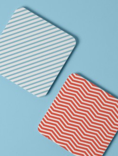 Renkli Geometrik Çizgiler Kare 4lü Bardak Altlığı Seti Renkli Geometrik Çizgiler Kare 4lü Bardak Altlığı Seti