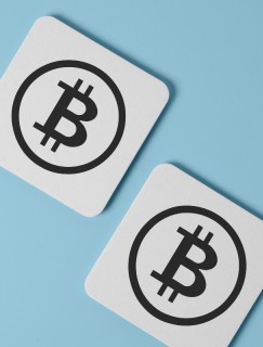 Bitcoin Sembollü 4lü Kare Bardak Altlığı Bitcoin Sembollü 4lü Kare Bardak Altlığı