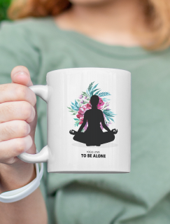 Yogis Love To Be Alone Yazılı Beyaz Porselen Kupa Bardak Yogis Love To Be Alone Yazılı Beyaz Porselen Kupa Bardak