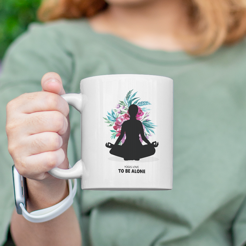 Yogis Love To Be Alone Yazılı Beyaz Porselen Kupa Bardak Yogis Love To Be Alone Yazılı Beyaz Porselen Kupa Bardak