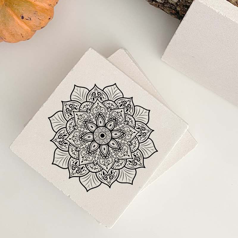 Kara Kalem Lotus Tasarımlı 4lü Doğal Taş Kare Bardak Altlığı Kara Kalem Lotus Tasarımlı 4lü Doğal Taş Kare Bardak Altlığı