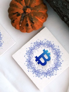 Bitcoin Evreni Tasarımlı 4lü Doğal Taş Bardak Altlığı Bitcoin Evreni Tasarımlı 4lü Doğal Taş Bardak Altlığı
