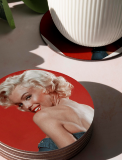 Kırmızı ve Marilyn 4lü Yuvarlak Bardak Altlığı Kırmızı ve Marilyn 4lü Yuvarlak Bardak Altlığı