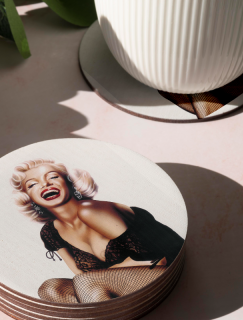 Marilyn Monroe'nun Kahkahası 4lü Yuvarlak Bardak Altlığı Marilyn Monroe'nun Kahkahası 4lü Yuvarlak Bardak Altlığı