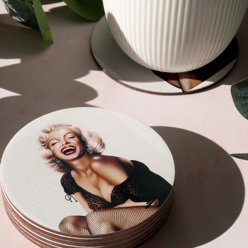 Marilyn Monroe'nun Kahkahası 4lü Yuvarlak Bardak Altlığı Marilyn Monroe'nun Kahkahası 4lü Yuvarlak Bardak Altlığı