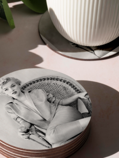 Siyah Beyaz Marilyn Monroe Portre 4lü Yuvarlak Bardak Altlığı Siyah Beyaz Marilyn Monroe Portre 4lü Yuvarlak Bardak Altlığı