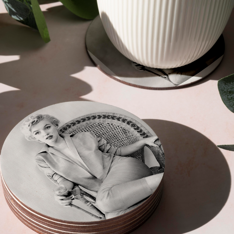 Siyah Beyaz Marilyn Monroe Portre 4lü Yuvarlak Bardak Altlığı Siyah Beyaz Marilyn Monroe Portre 4lü Yuvarlak Bardak Altlığı
